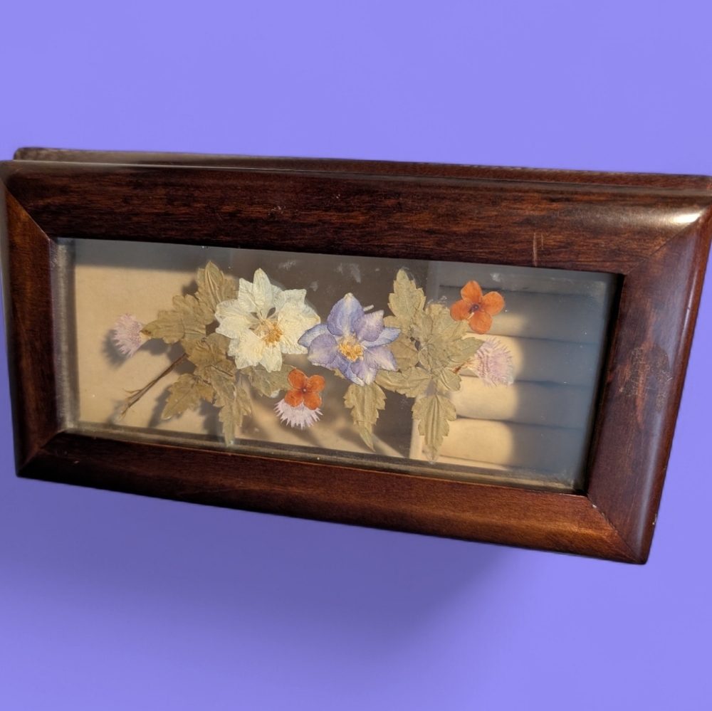 Vintage Wooden Musical Jewelry Box Glass Lid with Pressed Flowers Taiwan